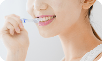 歯磨きしている人